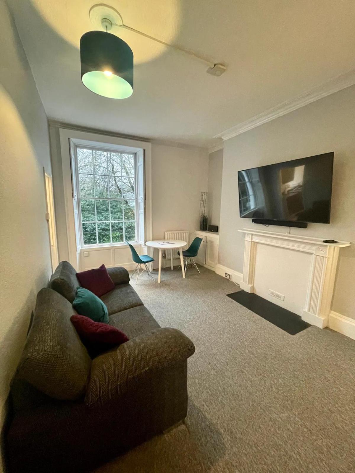 Modern, Stylish Apartment In Central Bath Buitenkant foto